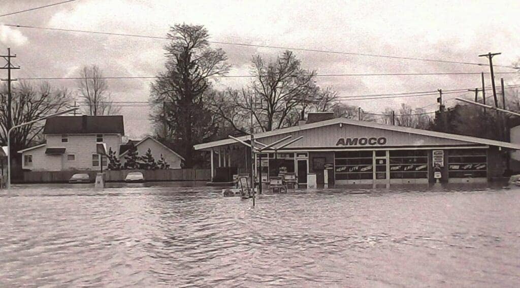 Okemos Flood of 1975 - Okemos Rd and Grand River Ave 5