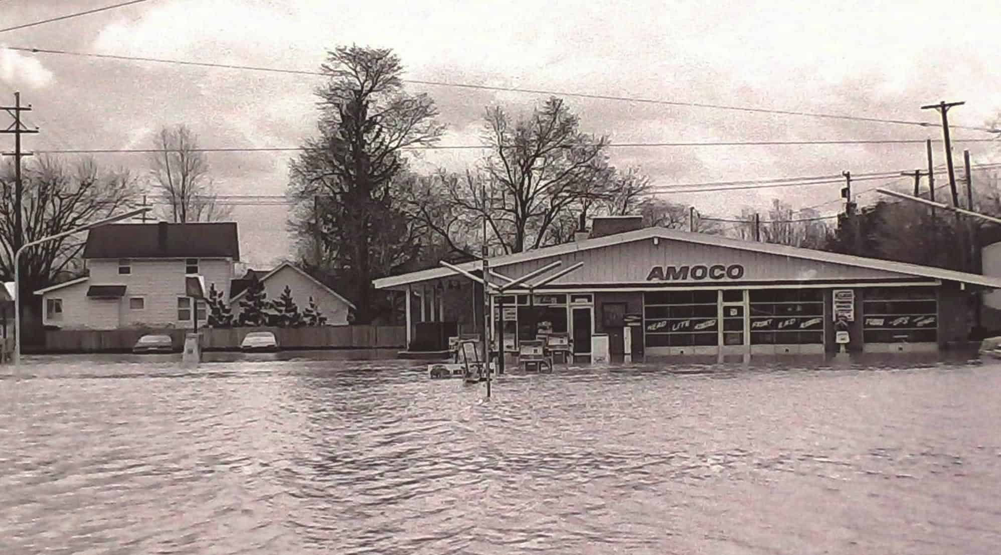 Okemos Flood of 1975 - Okemos Rd and Grand River Ave 10